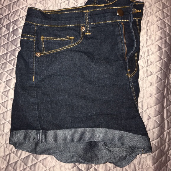 DENIM and WHITEWASH. 2 pairs of Forever 21 shorts - Picture 3 of 7